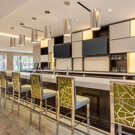 Doubletree By Hilton Hotel & Suites Houston By The Galleria Exterior photo