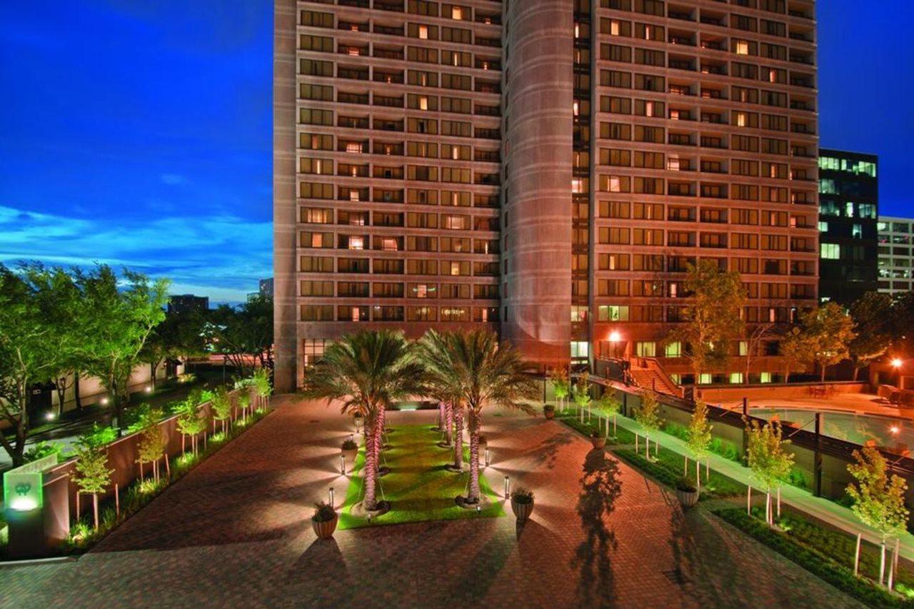 Doubletree By Hilton Hotel & Suites Houston By The Galleria Exterior photo