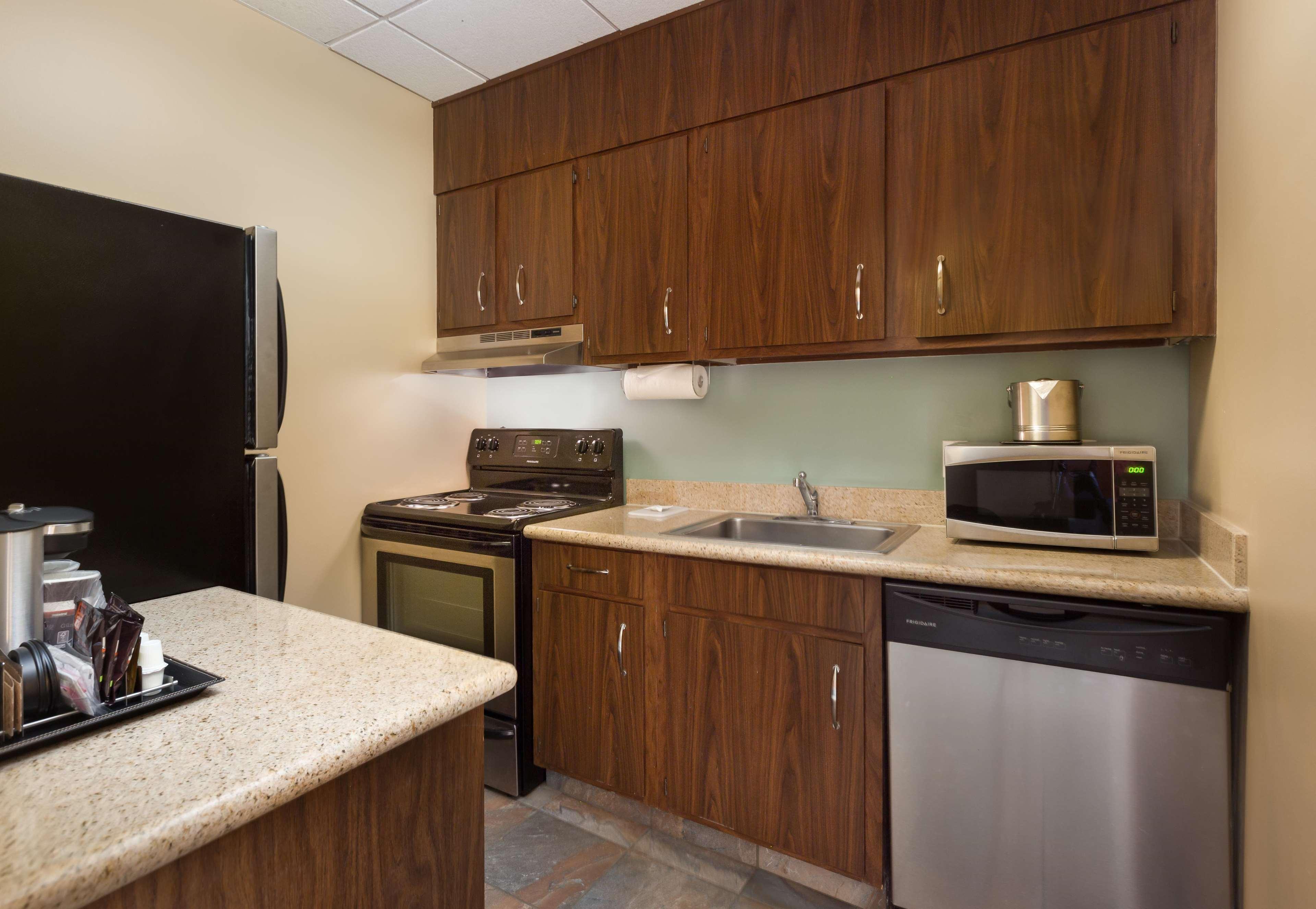 Doubletree By Hilton Hotel & Suites Houston By The Galleria Exterior photo