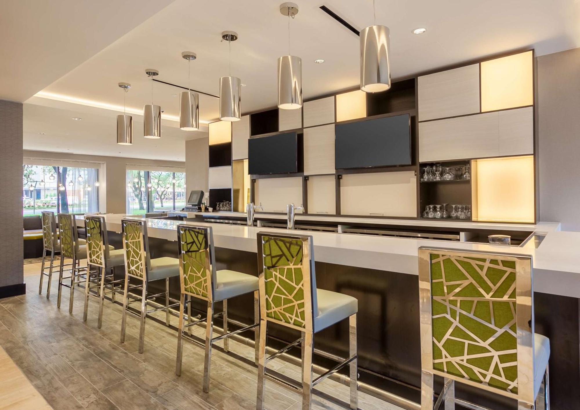 Doubletree By Hilton Hotel & Suites Houston By The Galleria Exterior photo