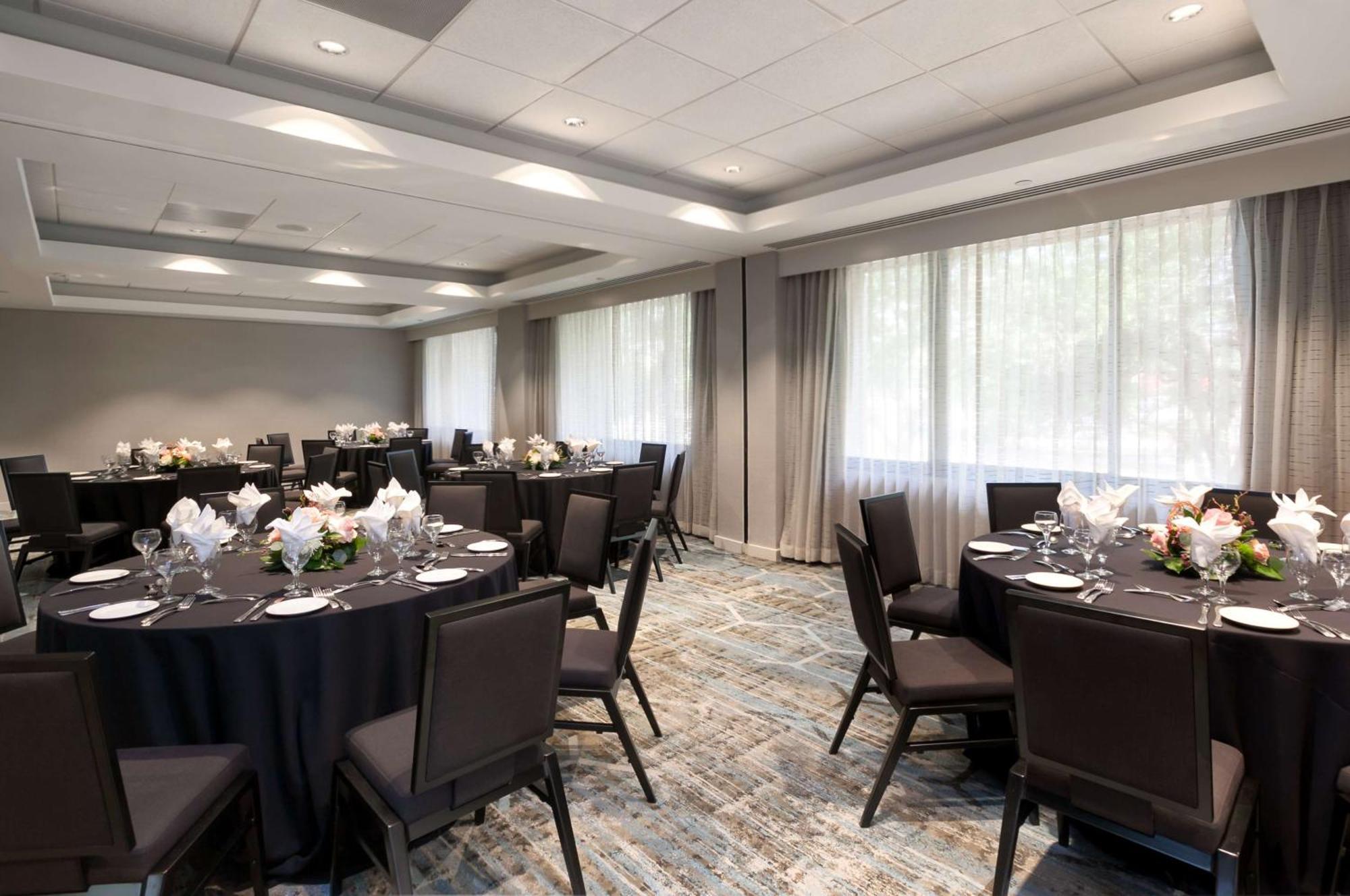 Doubletree By Hilton Hotel & Suites Houston By The Galleria Exterior photo