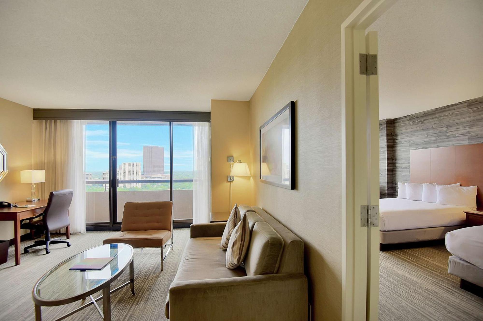 Doubletree By Hilton Hotel & Suites Houston By The Galleria Exterior photo