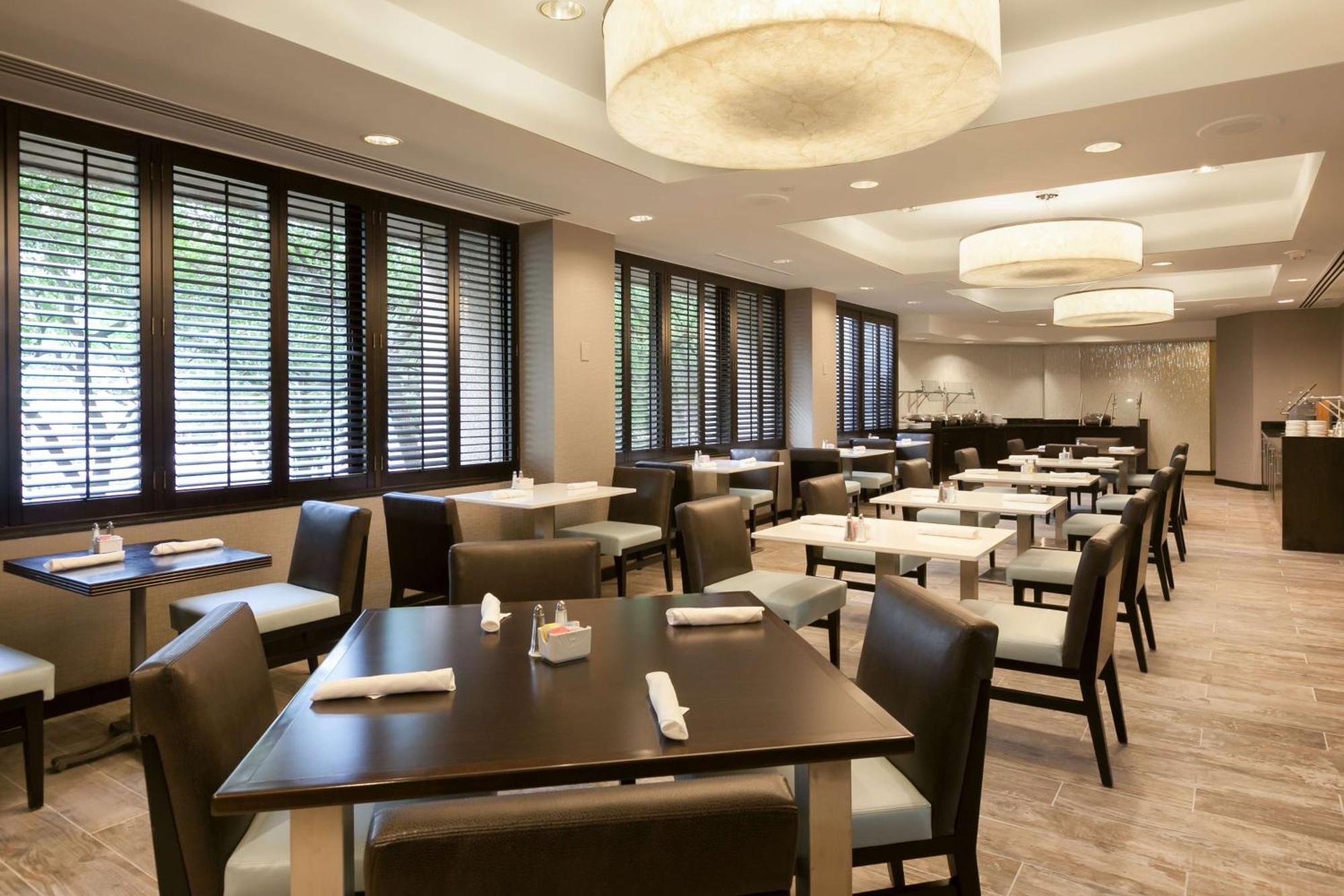 Doubletree By Hilton Hotel & Suites Houston By The Galleria Exterior photo