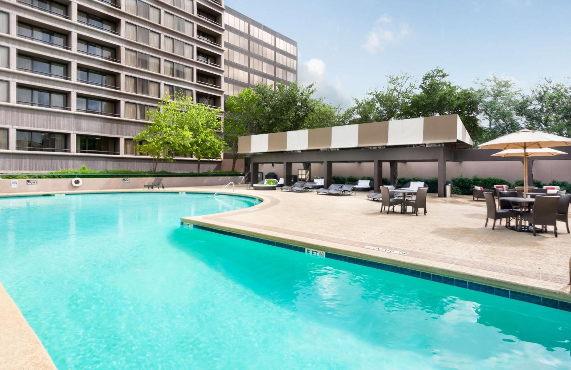 Doubletree By Hilton Hotel & Suites Houston By The Galleria Exterior photo