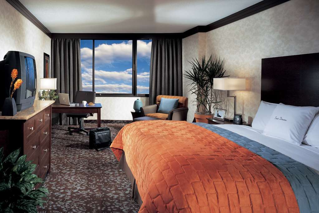 Doubletree By Hilton Hotel & Suites Houston By The Galleria Exterior photo