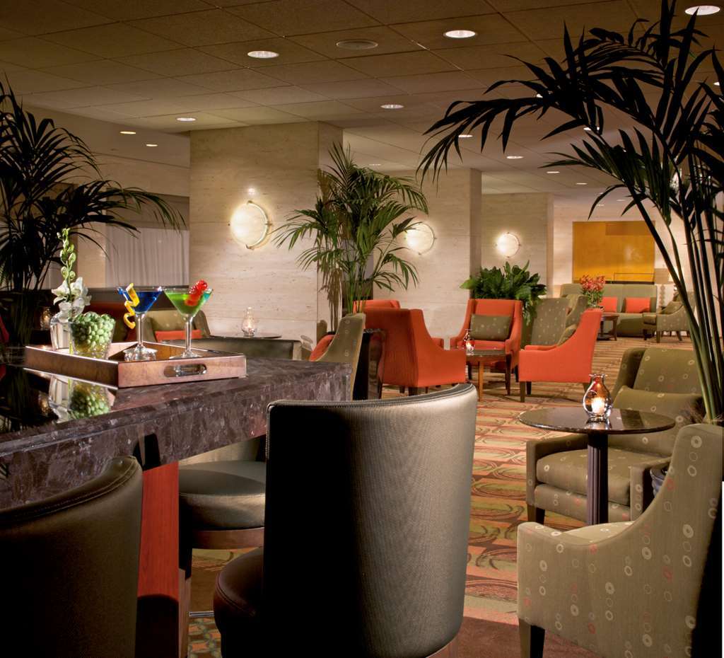 Doubletree By Hilton Hotel & Suites Houston By The Galleria Exterior photo